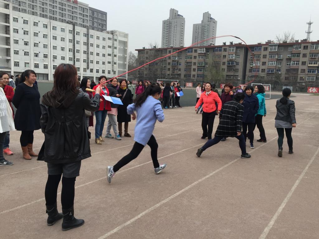 跳绳比赛现场